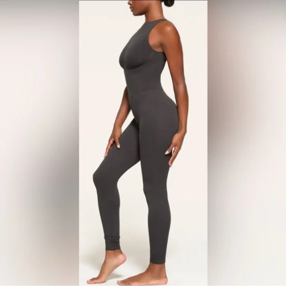 Skims recycled nylon contour lounge onesie xxs/xs - Picture 2 of 15